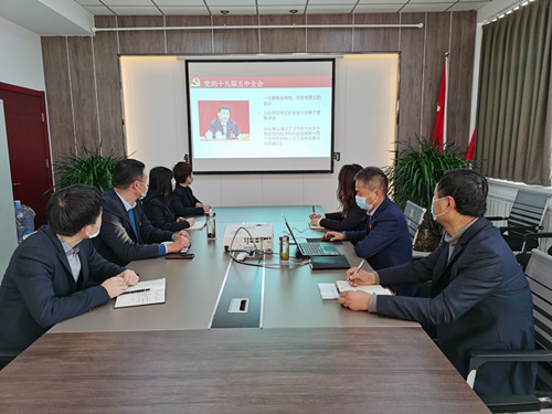 陜煤建設(shè)川耀公司：扎實(shí)做好宣傳宣講工作， 推動(dòng)黨的十九屆五中全會(huì)精神落到實(shí)處