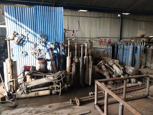 陜煤建設(shè)礦建二公司積極開(kāi)展節(jié)前機(jī)電設(shè)備檢修及退庫(kù)工作