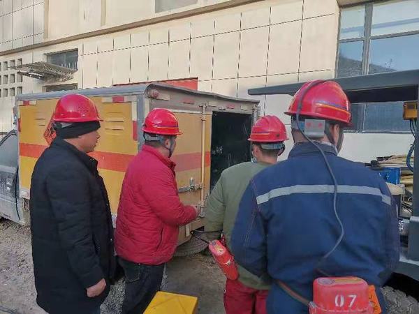 陜煤建設(shè)礦建二公司車(chē)村項(xiàng)目部開(kāi)展節(jié)前火工品專項(xiàng)安全大檢查