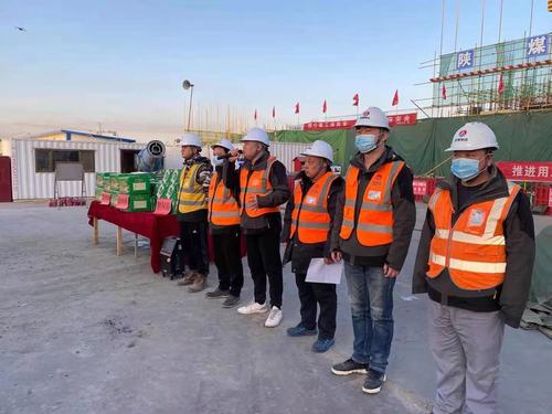 陜煤建設(shè)銅煤公司第十六項(xiàng)目部春節(jié)慰問過新年，濃濃關(guān)愛暖人心