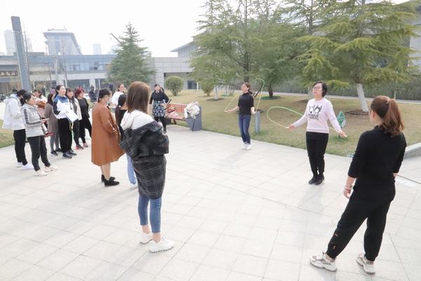 陜煤建設(shè)礦建二公司組織開展慶三八系列活動