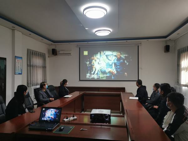 陜煤建設(shè)設(shè)備租賃中心：積極開(kāi)展反恐維穩(wěn)宣傳