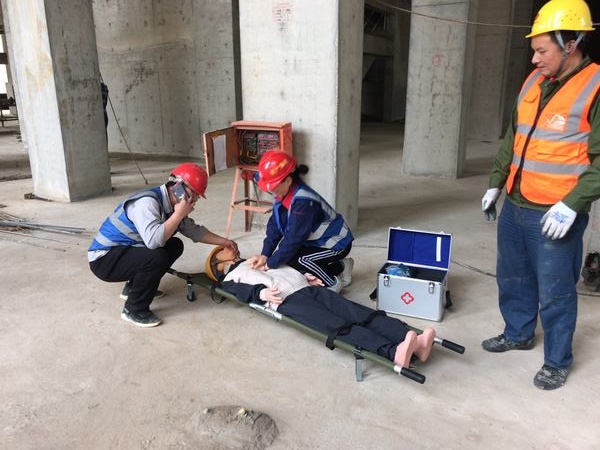 陜煤建設(shè)韓城分公司基層項目部組織開展安全事故應(yīng)急救援演練專項活動