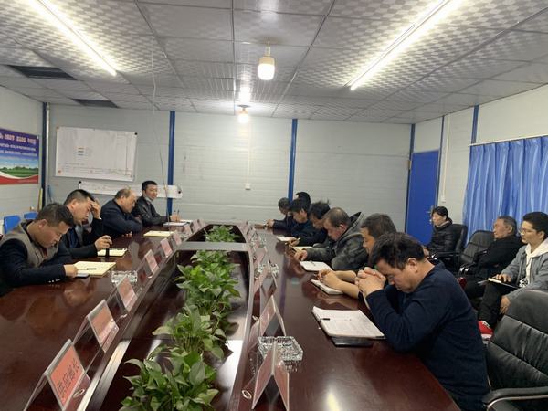 陜煤建設(shè)礦建二公司小保當(dāng)?shù)谌?xiàng)目部以談促改推進(jìn)施工安全