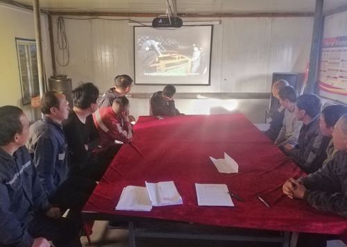 陜煤建設(shè)洗選煤運(yùn)營公司第一項(xiàng)目部:集中學(xué)史強(qiáng)黨性 理清線索辦實(shí)事