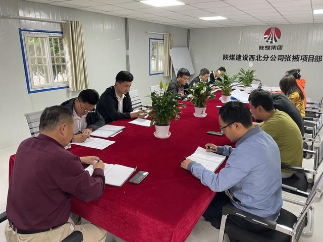 陜煤建設西北分公司舉辦“安全生產(chǎn)咨詢?nèi)铡被顒?></div>
                                <div   id=