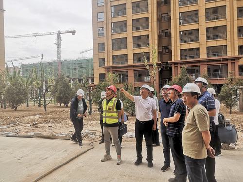 靖邊縣副縣長苗立群蒞臨金地華府項(xiàng)目進(jìn)行調(diào)研