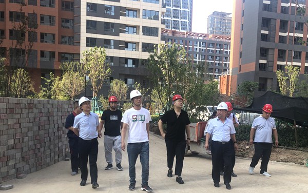 陜西煤業(yè)化工實業(yè)集團有限公司黨委副書記、總經理劉文一行到藍山水岸項目進行調研