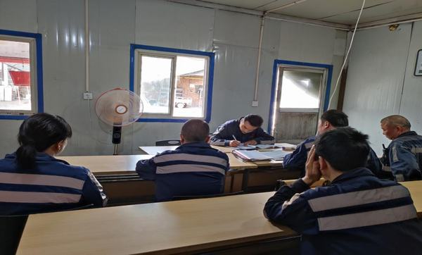 陜煤建設(shè)洗選煤運營公司紅柳林洗煤廠項目部:打好“防暑”戰(zhàn)，穿好“降溫”衣