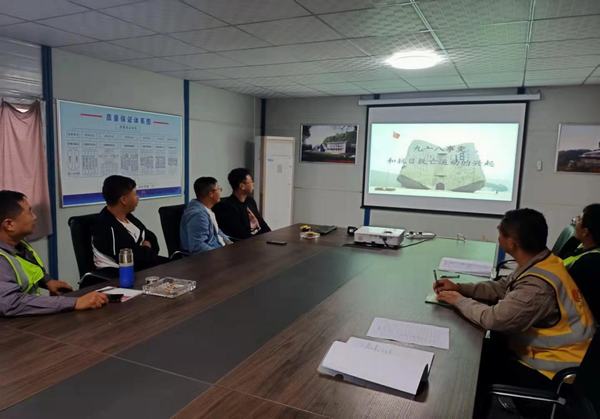 陜煤建設(shè)銅煤公司第三項(xiàng)目部召開(kāi)“銘記歷史，勿忘國(guó)恥 紀(jì)念九一八事變90周年”專題學(xué)習(xí)會(huì)