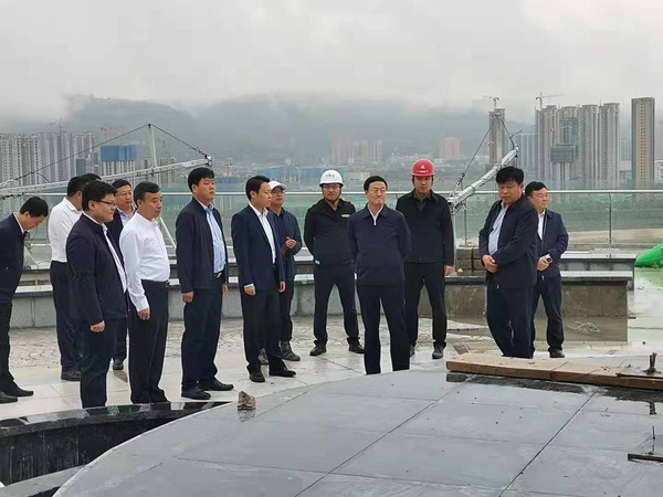 彬州市委書記王宏志、市長陳加寶一行蒞臨銀西高鐵彬州站前廣場項(xiàng)目檢查指導(dǎo)工作