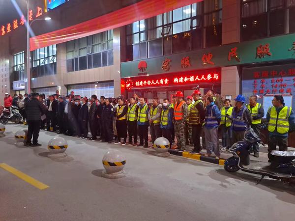 陜煤建設(shè)銅煤公司第二十三項目部入戶測溫讓“為群眾辦實(shí)事”有溫度有熱度