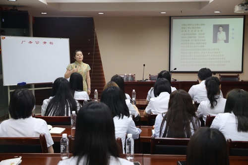 陜煤建設路橋分公司：關愛女職工，情滿半邊天
