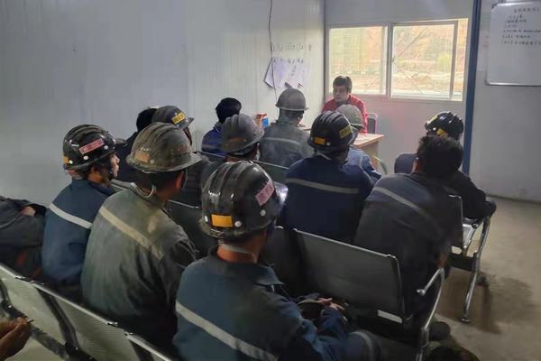 陜煤建設(shè)礦建二公司王峰項(xiàng)目部:強(qiáng)化班組建設(shè)確保安全生產(chǎn)