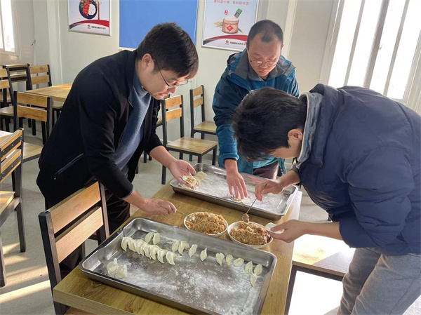 堅(jiān)守項(xiàng)目現(xiàn)場(chǎng)，別樣溫暖瞬間