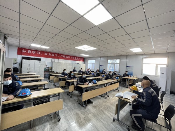 陜煤建設(shè)洗選煤運(yùn)營(yíng)公司紅柳林洗煤廠項(xiàng)目部：抓重點(diǎn)盯弱點(diǎn) 多措并舉保安全