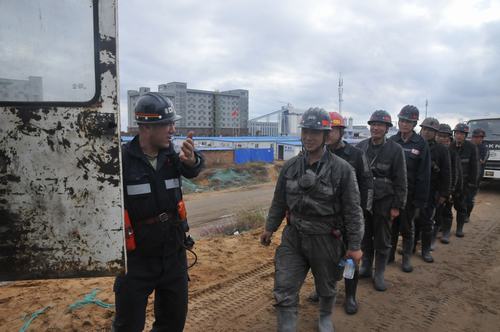 陜煤建設(shè)煤礦運(yùn)營服務(wù)分公司：日進(jìn)尺破50米！掘進(jìn)鐵軍回歸