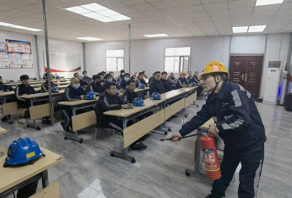 陜煤建設(shè)洗選煤運(yùn)營(yíng)公司紅柳林洗煤廠項(xiàng)目部： 開展消防演練 筑牢安全防線
