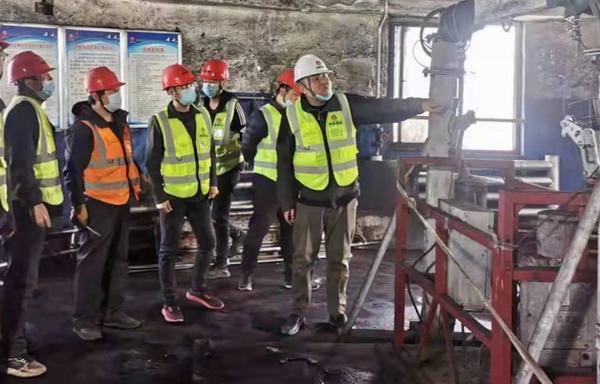 陜煤建設(shè)銅煤公司第二十一項(xiàng)目部扎實(shí)開展安全管理突出問題專項(xiàng)整治活動(dòng)