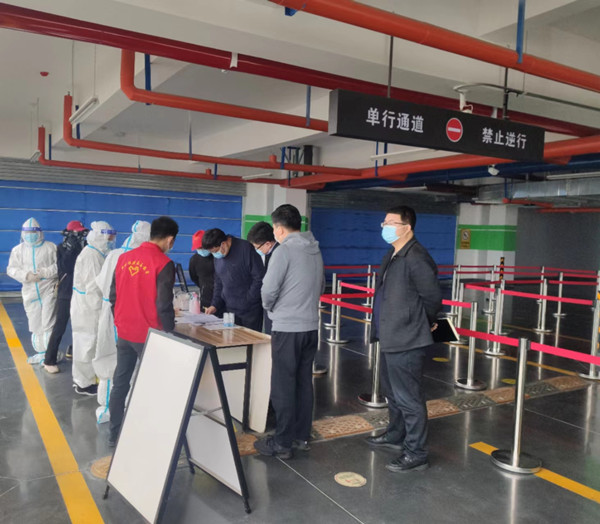 彬州市副市長唐海崗一行蒞臨陜煤建設(shè)咸陽分公司銀西高彬州東前廣場項(xiàng)目進(jìn)行疫情防控檢查指導(dǎo)