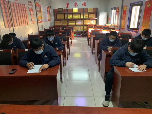 陜煤建設(shè)韓城分公司安裝三項(xiàng)目部“三把鎖”鎖緊節(jié)前清廉門