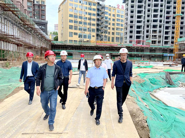 建設(shè)集團(tuán)大秦置業(yè)公司領(lǐng)導(dǎo)班子深入龍灣水境項(xiàng)目開(kāi)展專(zhuān)題調(diào)研