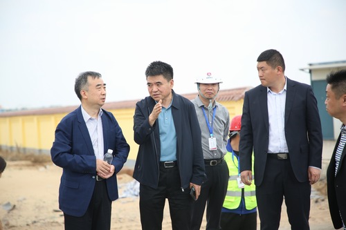 陜煤運(yùn)銷集團(tuán)黨委書記、董事長楊科生一行蒞臨榆陽煤炭物流園區(qū)項(xiàng)目檢查指導(dǎo)工作