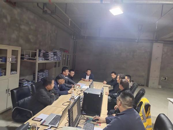 陜煤建設(shè)銅煤公司延安項(xiàng)目部開(kāi)展“以青春之名愛(ài)崗敬業(yè)”主題討論活動(dòng)