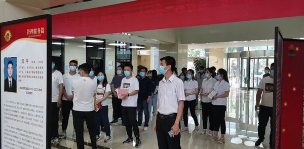 走近勞模工匠，感悟勞動(dòng)光榮