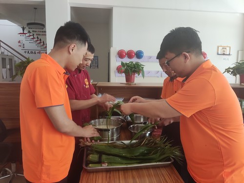 粽葉飄香迎安康！陜煤建設(shè)路橋分公司各基層項(xiàng)目部開(kāi)展迎端午系列活動(dòng)