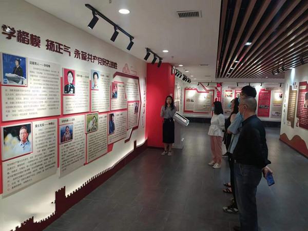 陜煤建設(shè)渭南分公司第五項(xiàng)目部開展參觀學(xué)習(xí)活動(dòng)加強(qiáng)廉潔教育