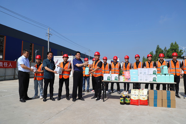 司正林深入漢中分公司開(kāi)展慰問(wèn)”送清涼”