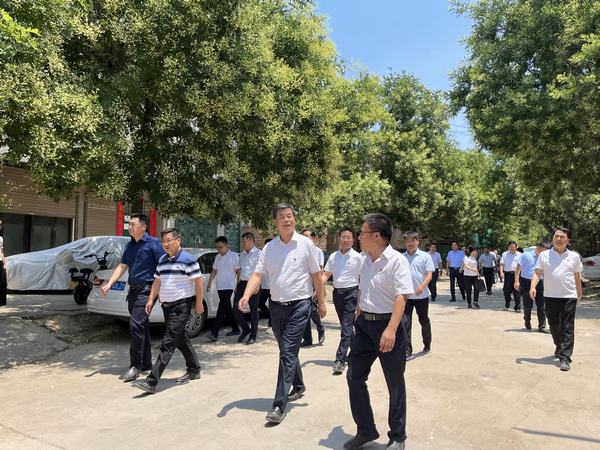 蒲城縣委書(shū)記張毅鋒一行深入蒲城縣槐院里歷史文化街區(qū)項(xiàng)目進(jìn)行視察