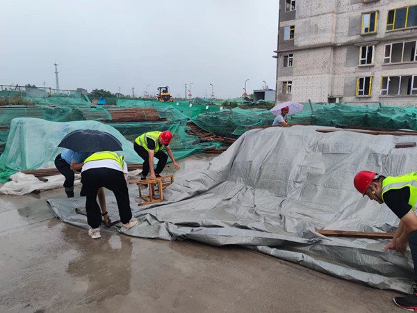 陜煤建設(shè)咸陽分公司第一項目部聞“風(fēng)雨”而動