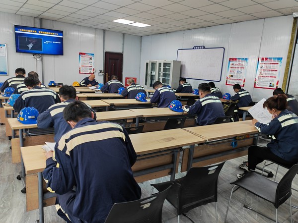 陜煤建設(shè)洗選煤運(yùn)營公司紅柳林洗煤廠項(xiàng)目部：暢通機(jī)電“毛細(xì)血管，護(hù)好安全“大心臟”