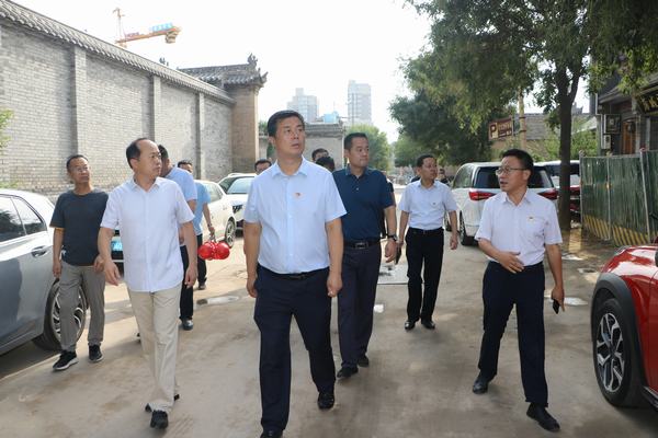 蒲城縣委書記張毅鋒一行深入蒲城縣槐院里歷史文化街區(qū)項目進(jìn)行視察
