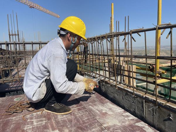 陜煤建設(shè)韓城分公司：不服“暑”！他們和太陽肩并肩