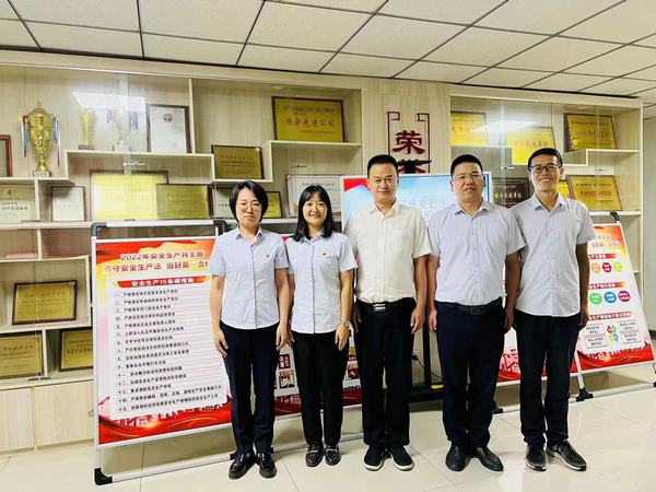 陜煤建設(shè)礦建二公司：新工服 新面貌 開啟新征程