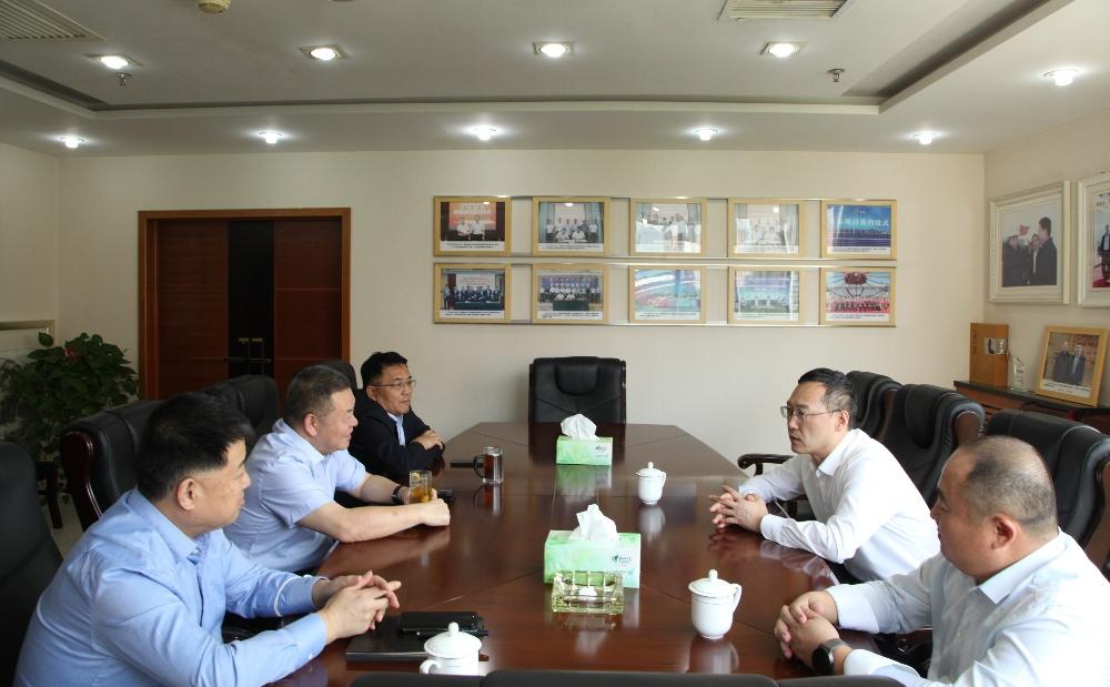 延安旅游集團(tuán)黨委書(shū)記、董事長(zhǎng)薛恩宇一行到陜煤建設(shè)座談交流
