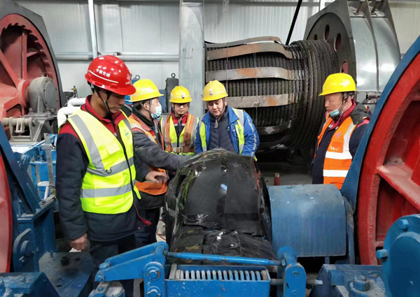 陜煤建設(shè)礦建三公司：雙管齊下，筑牢年終安全生產(chǎn)防線