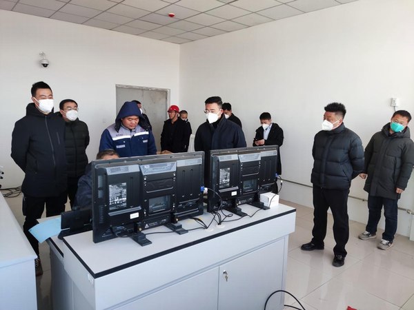 陜西榆橫鐵路有限責任公司黨委書記、董事長馮斌蒞臨榆陽煤炭物流園區(qū)項目檢查指導工作