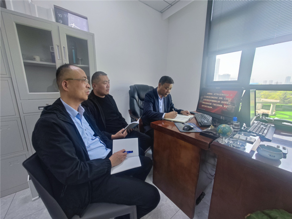 陜煤建設(shè)礦建三公司：把好“方向盤”，安全出行“穩(wěn)著陸”