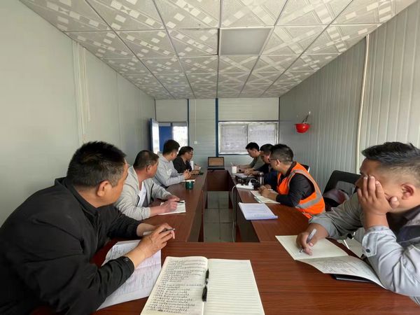 陜煤建設(shè)天工公司新疆第一項目部：工資有“薪”招，培訓(xùn)用“新”招，管理用“心”招納勞務(wù)派遣工