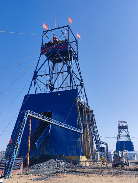 陜煤建設礦建三公司小保當項目部進、回風立井井筒安全順利到底