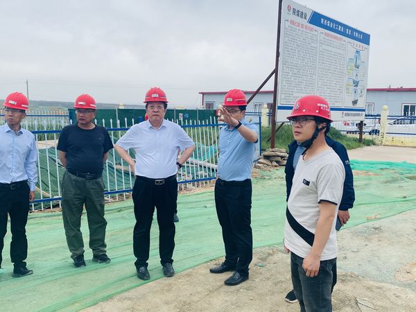 彬長(zhǎng)集團(tuán)黨委書記、董事長(zhǎng)白永明蒞臨陜煤建設(shè)天工公司施工文家坡礦李家溝風(fēng)井檢查指導(dǎo)工作