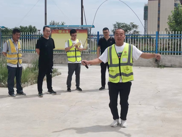 陜煤建設(shè)銅煤公司為基層項目部發(fā)放文體用品 豐富職工生活