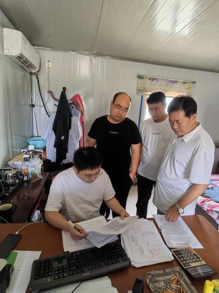 陜煤建設(shè)煤礦運(yùn)營(yíng)服務(wù)分公司：念好黨員干部“四字經(jīng)”  唱響紅色引領(lǐng)安全弦