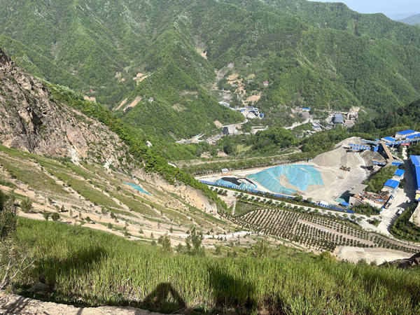 搶工期、保質量，只爭朝夕施工忙