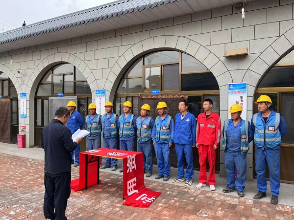 陜煤建設(shè)機電安裝公司涼水井項目部環(huán)?；顒釉谛袆?></div>
                                <div   id=