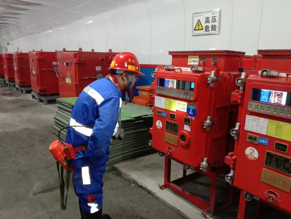 陜煤建設(shè)機(jī)電安裝公司：國(guó)慶我在崗 項(xiàng)目生產(chǎn)“不打烊”！